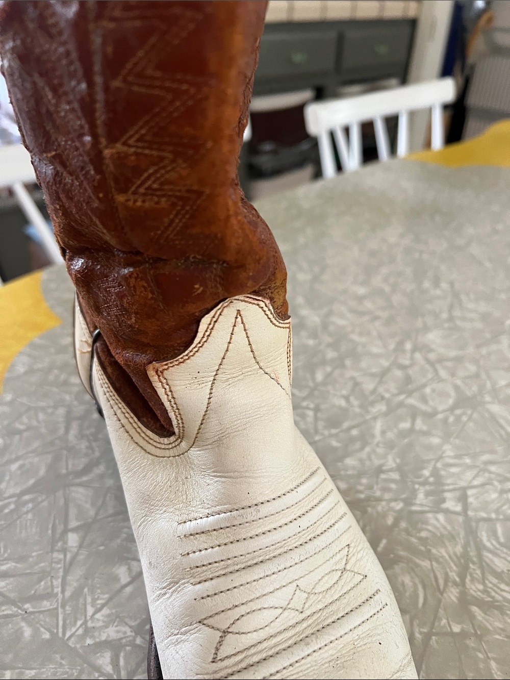 Two-Tone Brown and White vintage Cowboy Boots. Donating to cancer shop 7/14 - Picture 11 of 15